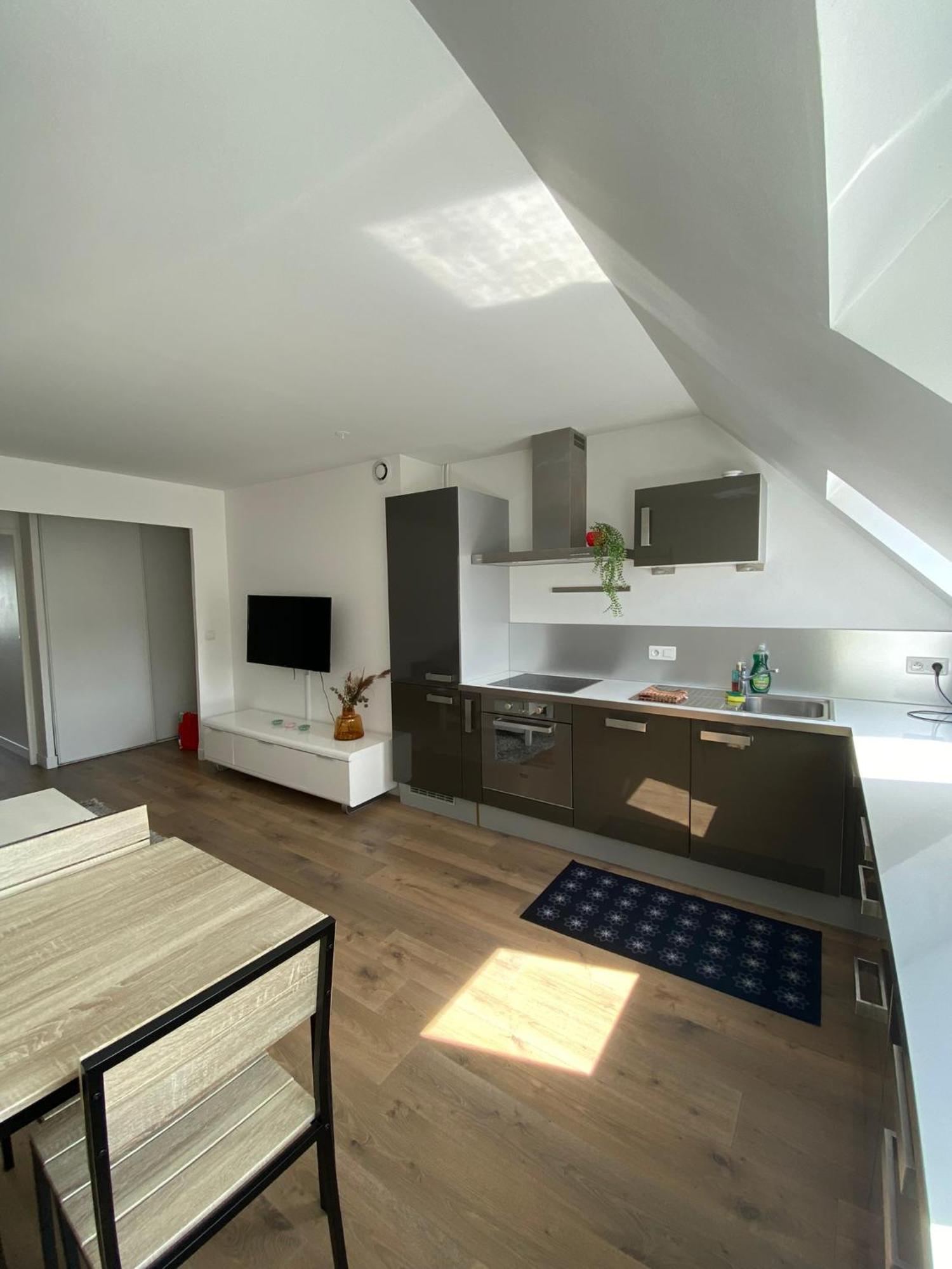 2 Chambres Hyper Centre Avec Place De Parking Et Wifi Amiens Exteriör bild